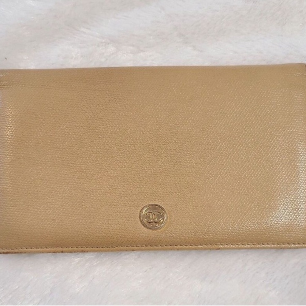 CHANEL Beige Leather CC long button Wallet with authentication card and Box